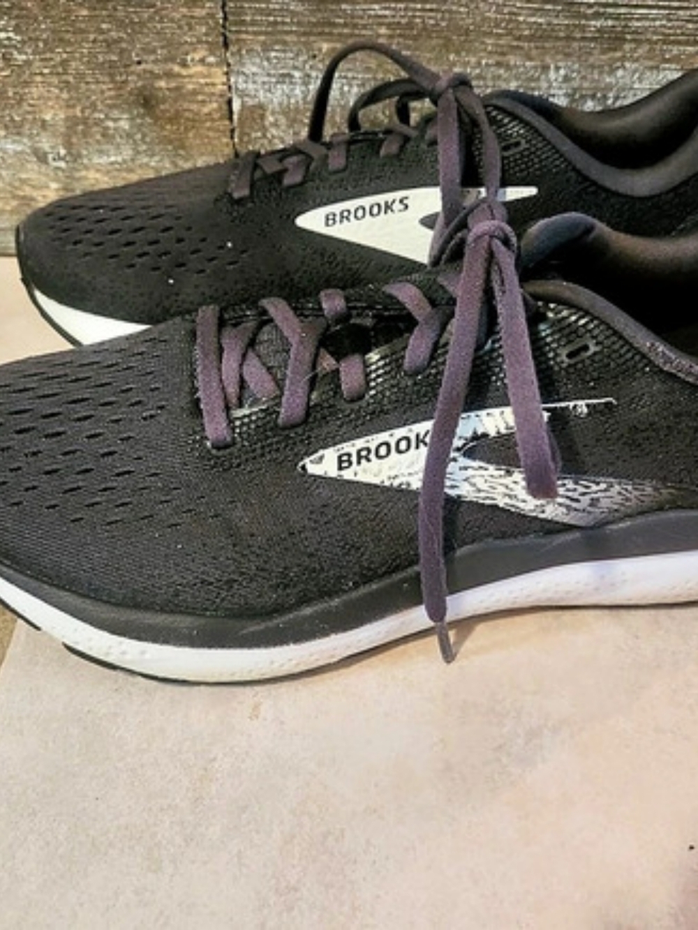 Brooks Ghost 12 Athletic Running Shoes US 9 D Black
